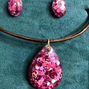 Resin necklace and earring set